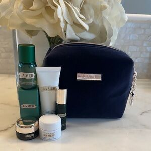 La Mer Skincare Collection with a Velvet Dark Blue bag💙